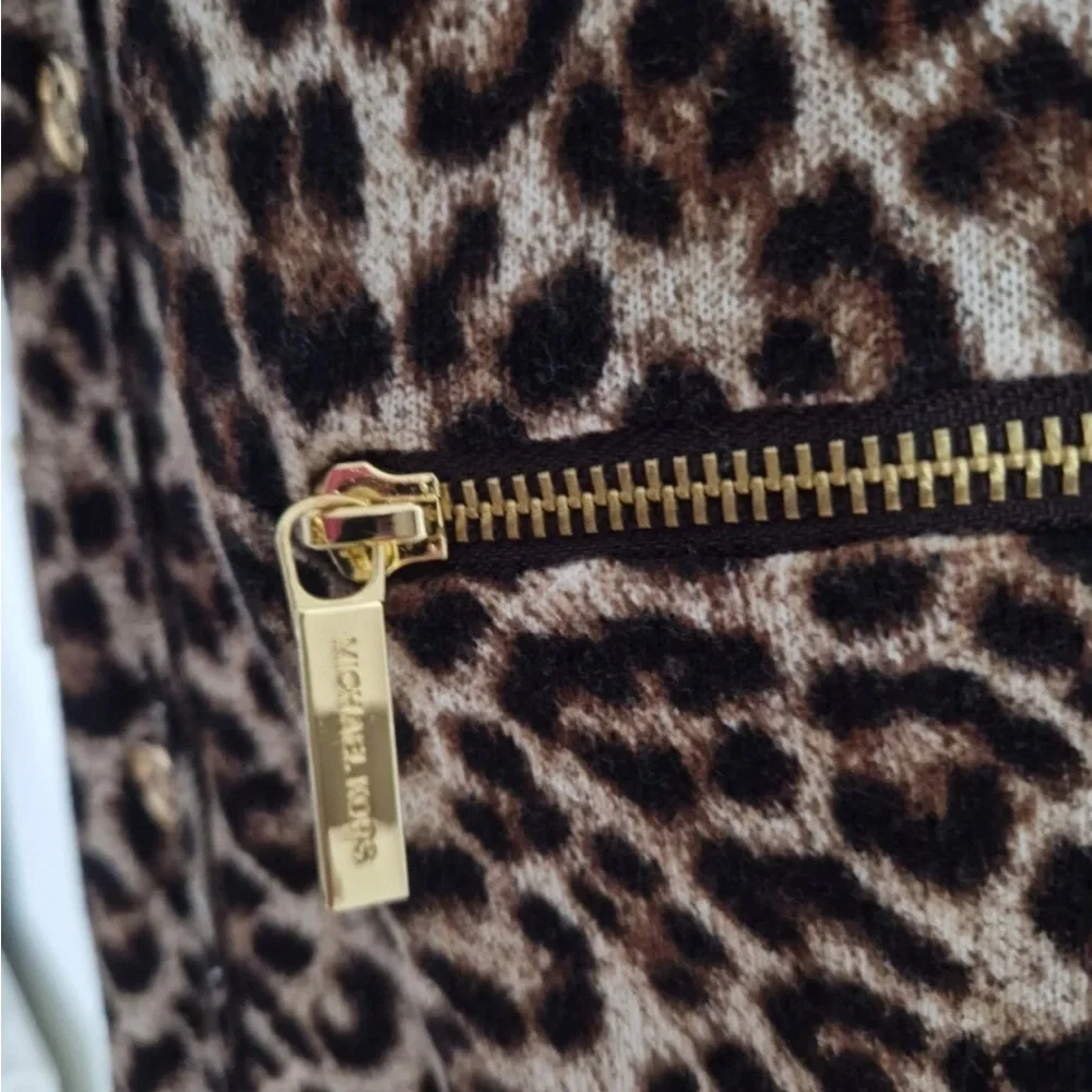 MICHAEL KORS ANIMAL PRINT LONG SLEEVE LONG CARDIGAN WITH LOGO ZIPS & BUTTONS M